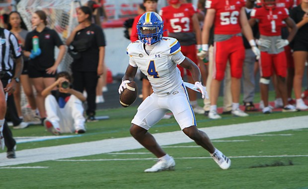 TFA 2027 cornerback Kamauri 'Bam' Whitfield has committed to the University of Florida. Chris Hays/Orlando Sentinel)