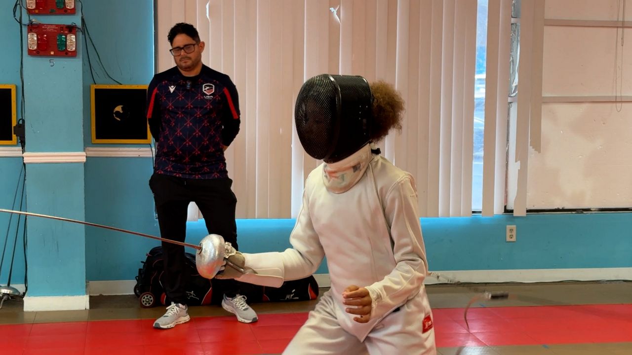 10-year-old Tampa fencer wins national championship