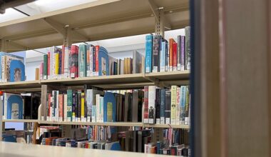 Books line the shelves of the DeLand Area Public Library. (Spectrum News)