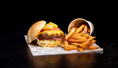 Burgers & Shakes is opening in North Miami
