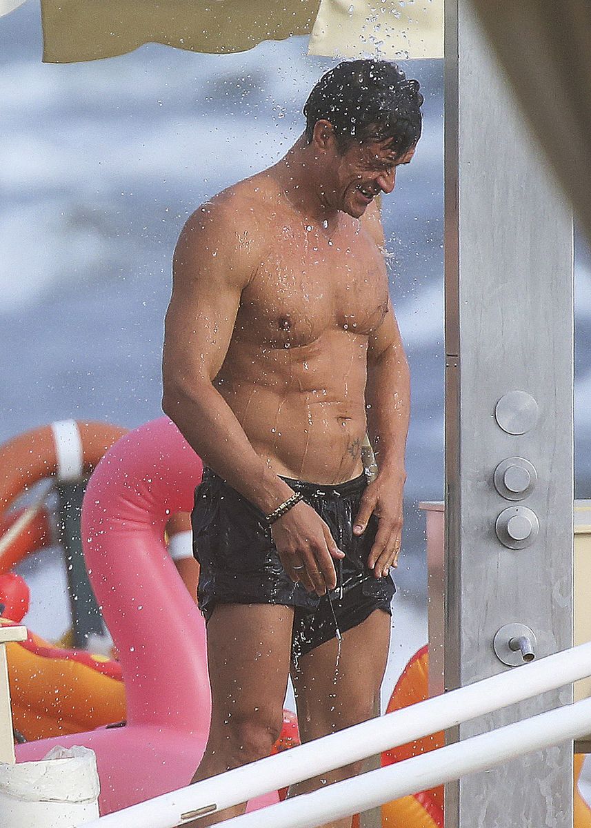 He made sure to rinse off after the beach