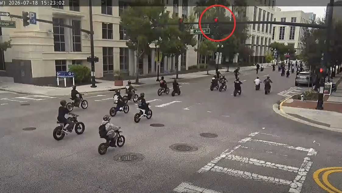 Hundreds of e-bike riders cause traffic disruptions in Orlando, police say