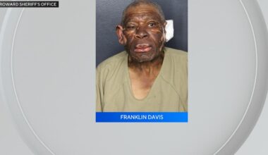 South Florida man set car on fire with him, woman inside, Broward deputies say