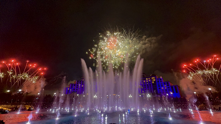 Universal Celestial Goodnight Fireworks Show Premieres at Epic Universe