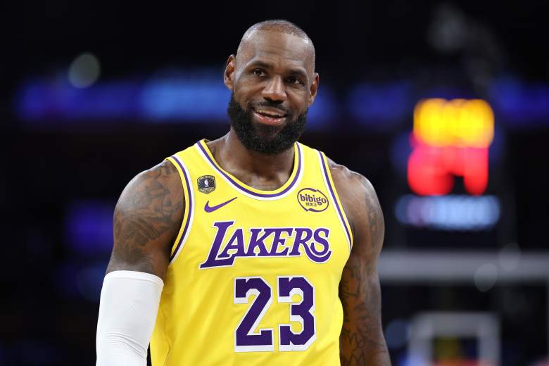 Chicago Bulls v Los Angeles Lakers