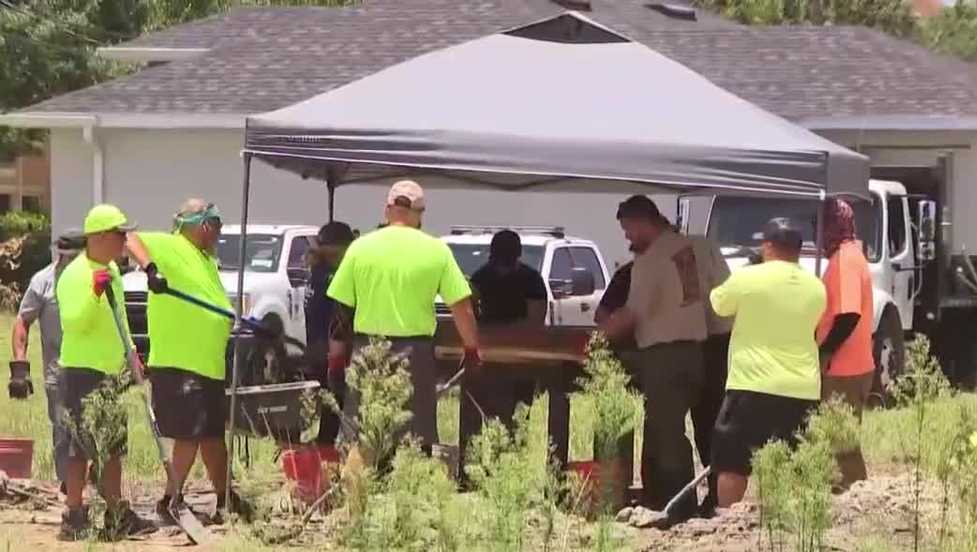 Cape Coral police, Lee County deputies return for second day off Kismet Parkway