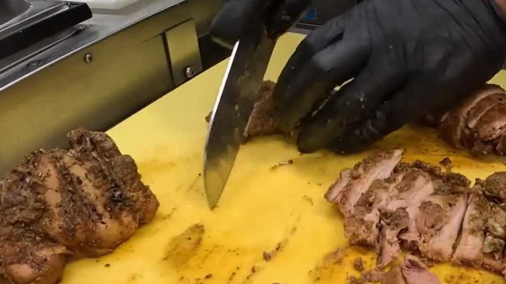 Apopka barbecue chef provides free meals to students during summer break