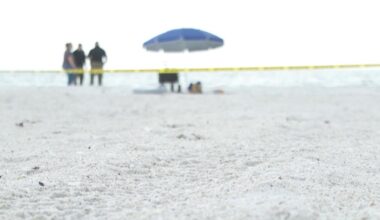 Man dies, 3 others injured in lightning strike on Florida beach