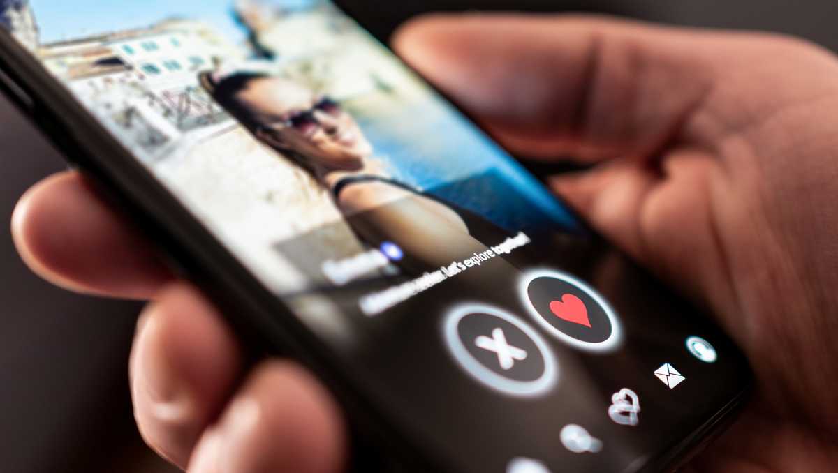 FBI warns South Florida residents about dating app robberies
