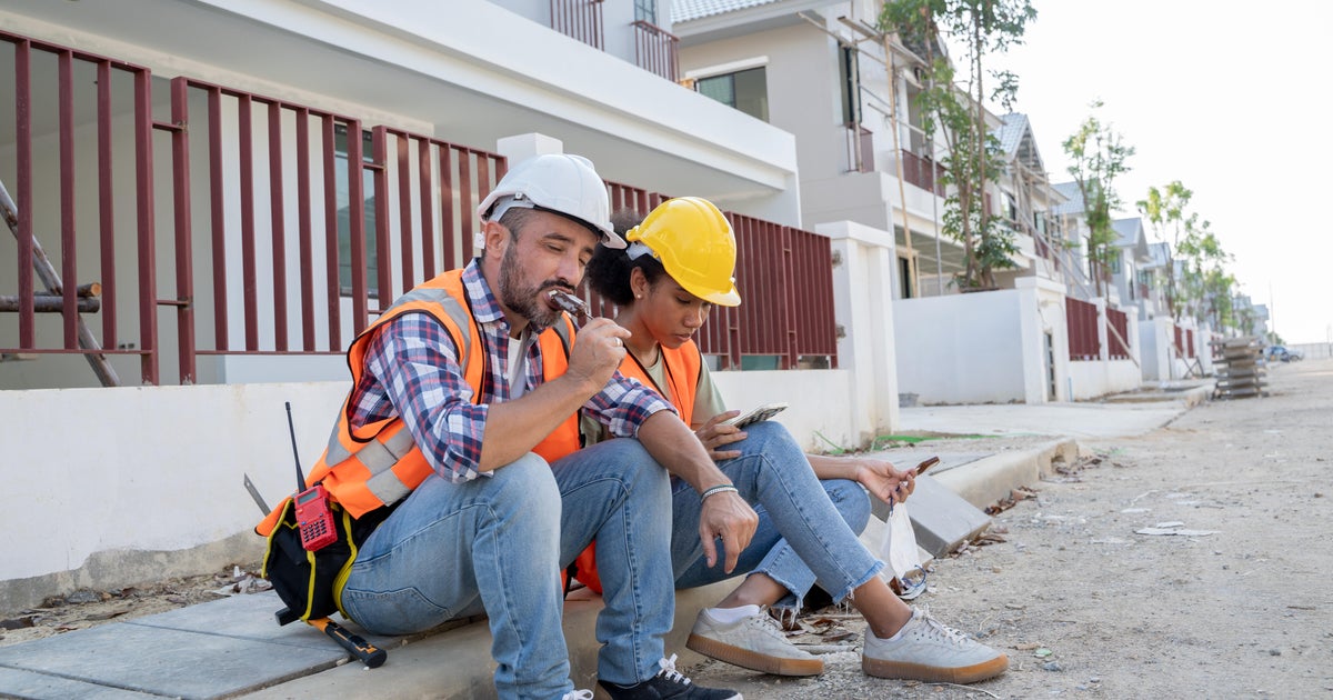 South Florida outdoor workers feel the effects of extreme summer heat and frequent heat advisories