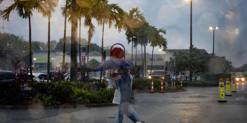 Rain, flood threat targets Florida despite no risk of tropical development