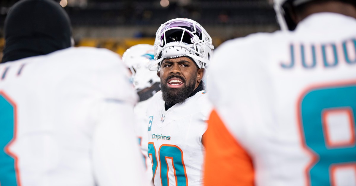 Jordyn Brooks signs multi-year contract extension with Miami Dolphins ahead of training camp