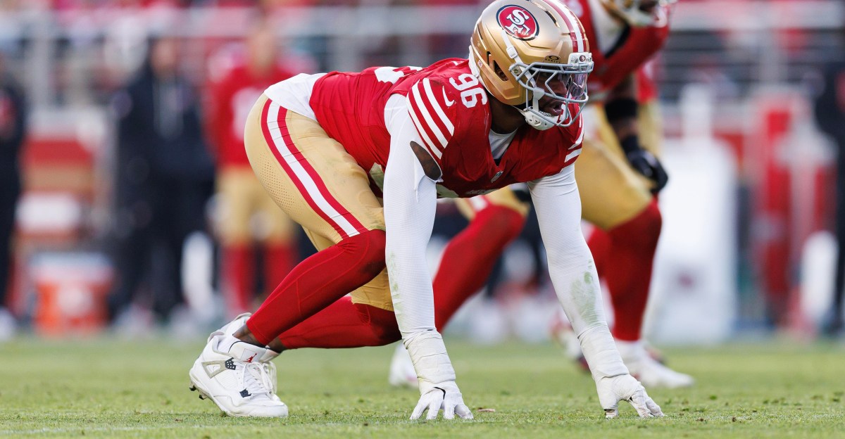 Miami Dolphins add veteran defensive end
