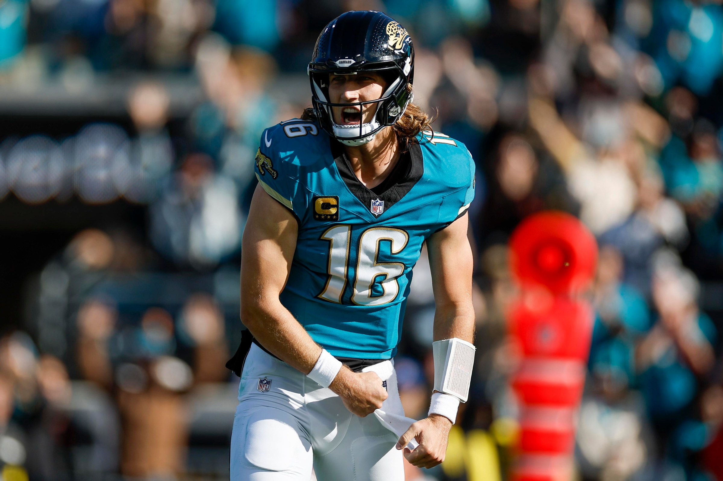 JACKSONVILLE, FL - JANUARY 04: Trevor Lawrence #16 of the Jacksonville Jaguars reacts after throwing a touchdown pass during the game between the Jacksonville Jaguars and the Tennessee Titans on January 4, 2026 at EverBank Stadium in Jacksonville, Fl. (Photo by David Rosenblum/Icon Sportswire via Getty Images)