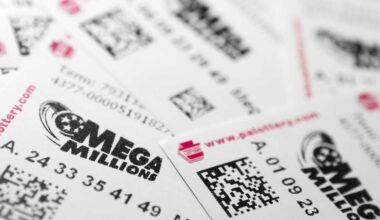 Winning $800 million Mega Millions ticket sold in Florida