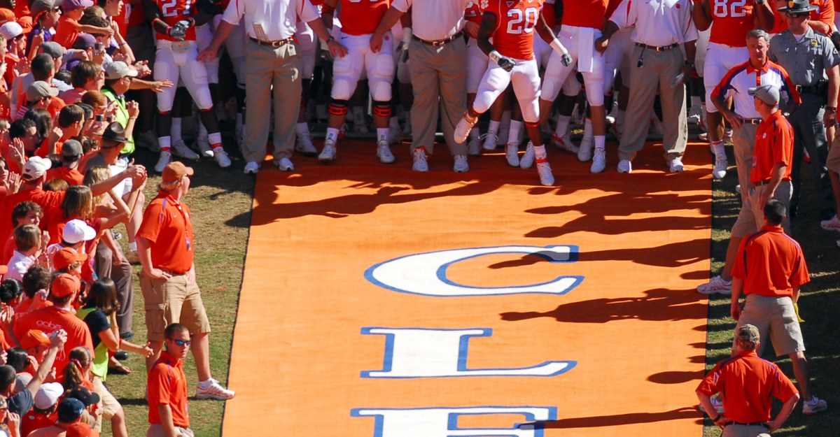 2026 Game Preview: Miami Hurricanes at Clemson Tigers