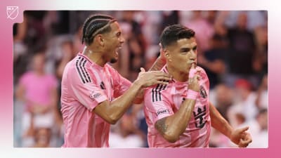 Luis Suárez brace powers short-handed Inter Miami past Chicago