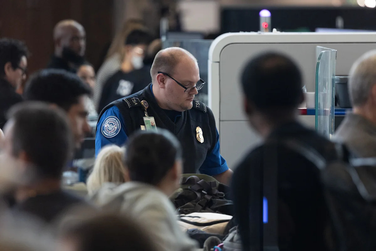 Tampa, Charleston airports to join new TSA privatized security initiative