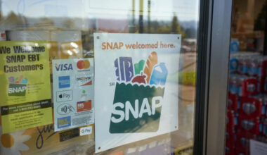 Fewer Florida residents are receiving federal food benefits