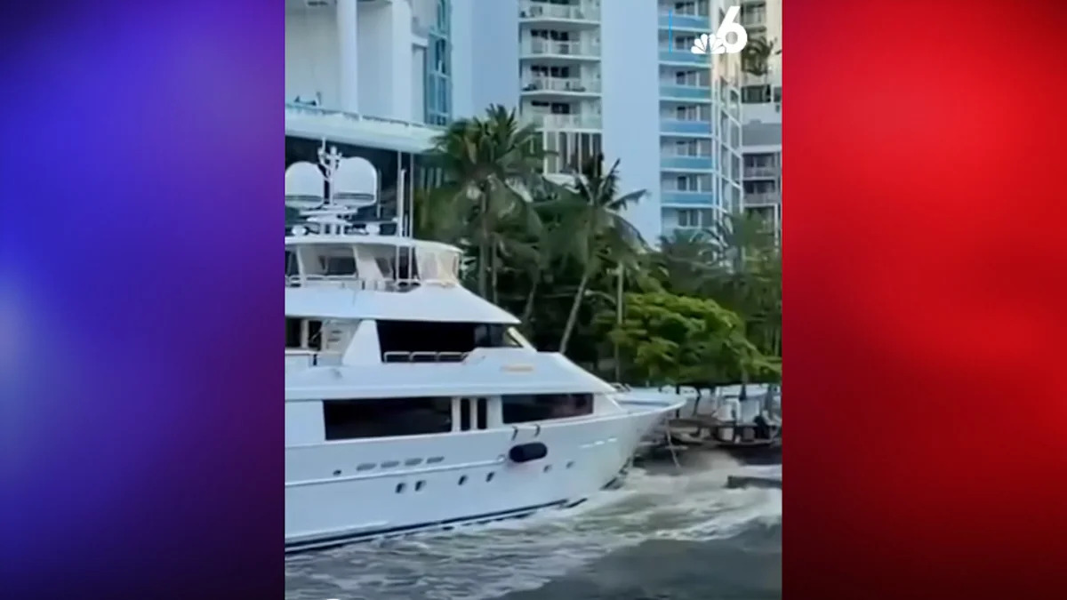 112-Foot Superyacht Crashes Into Dock In Florida