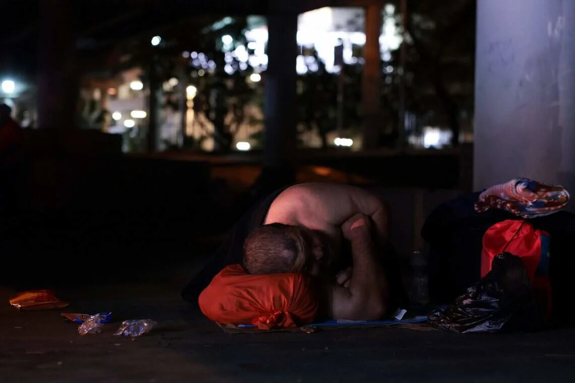 600+ people sleep on Miami’s streets. Here’s why they might soon face arrest