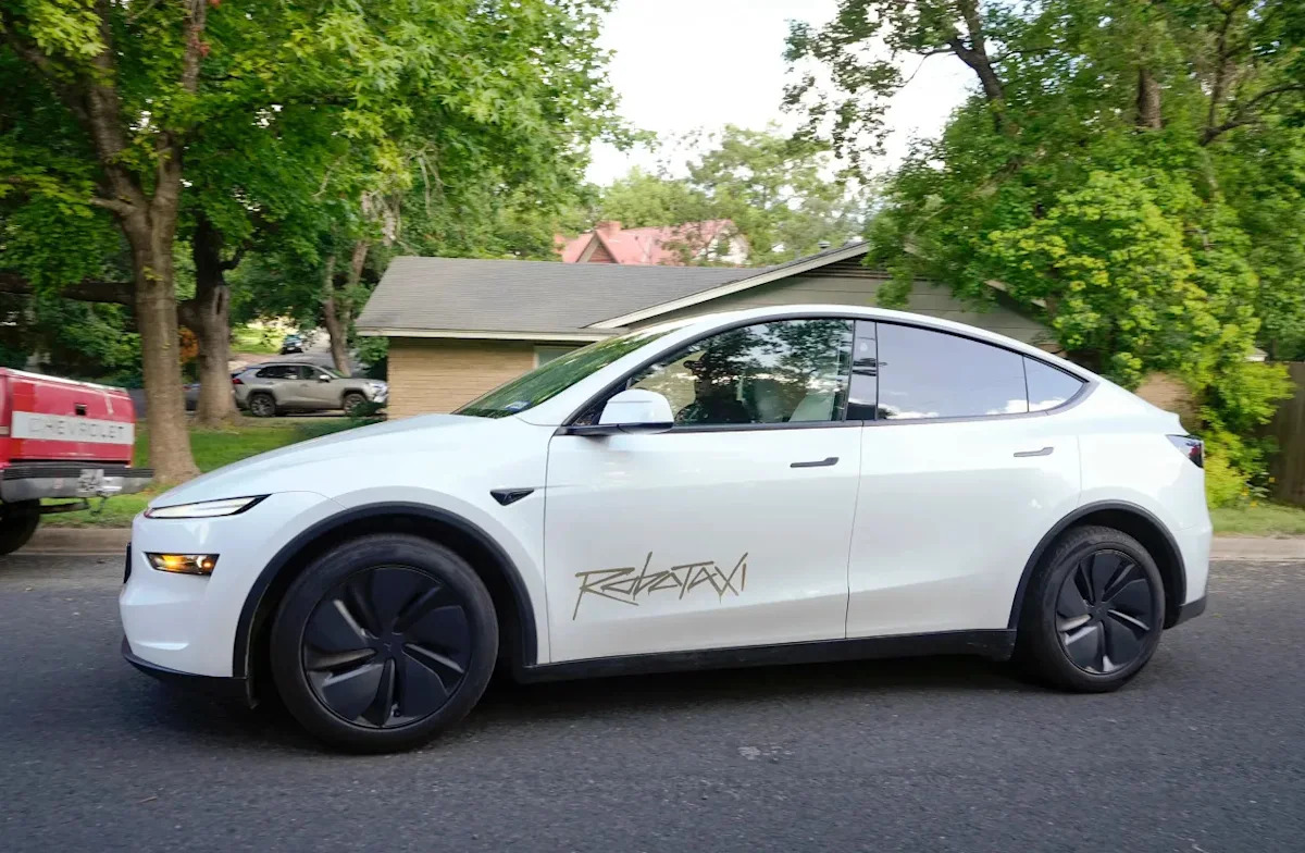 TSLA Stock Cools Overnight After Miami Robotaxi Rally — But Morgan Stanley Sees 30,000-Vehicle Fleet By 2030