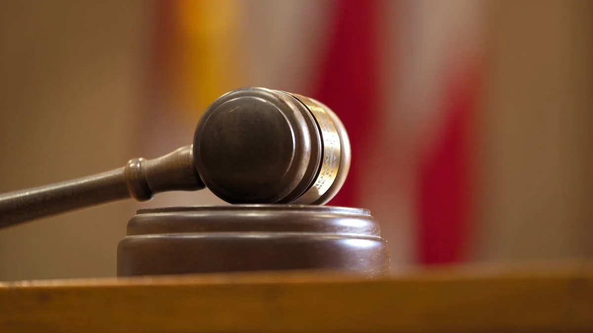 After client died, his Florida lawyers settled his cases and took the money