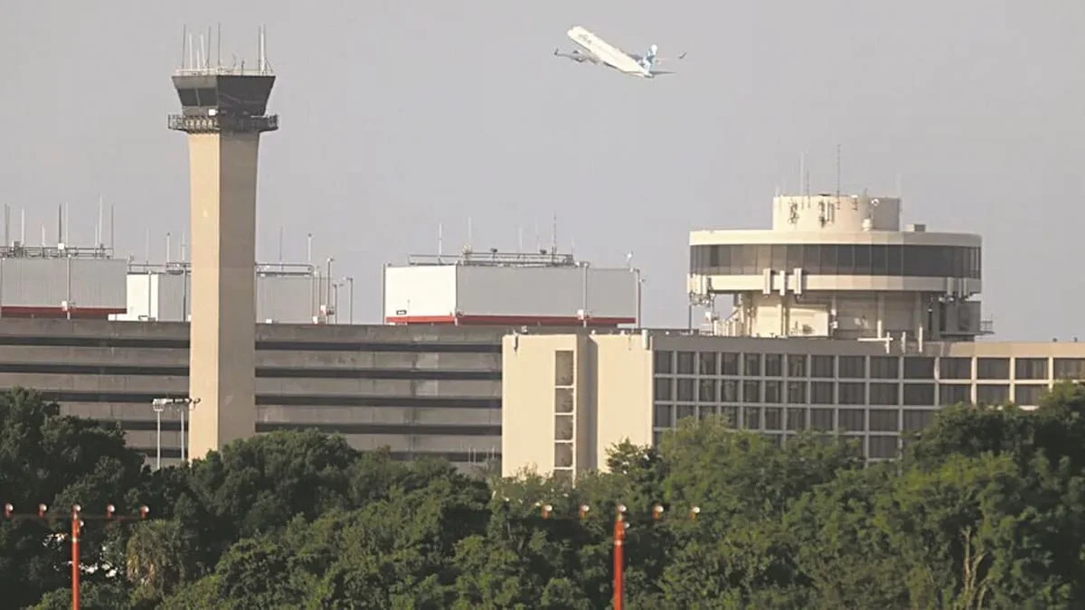 Tampa International taking security screening private. Union objects