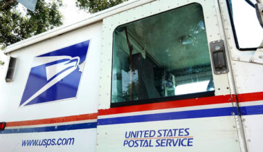 Winning Florida lottery ticket allegedly stolen, redeemed by US Postal Service worker