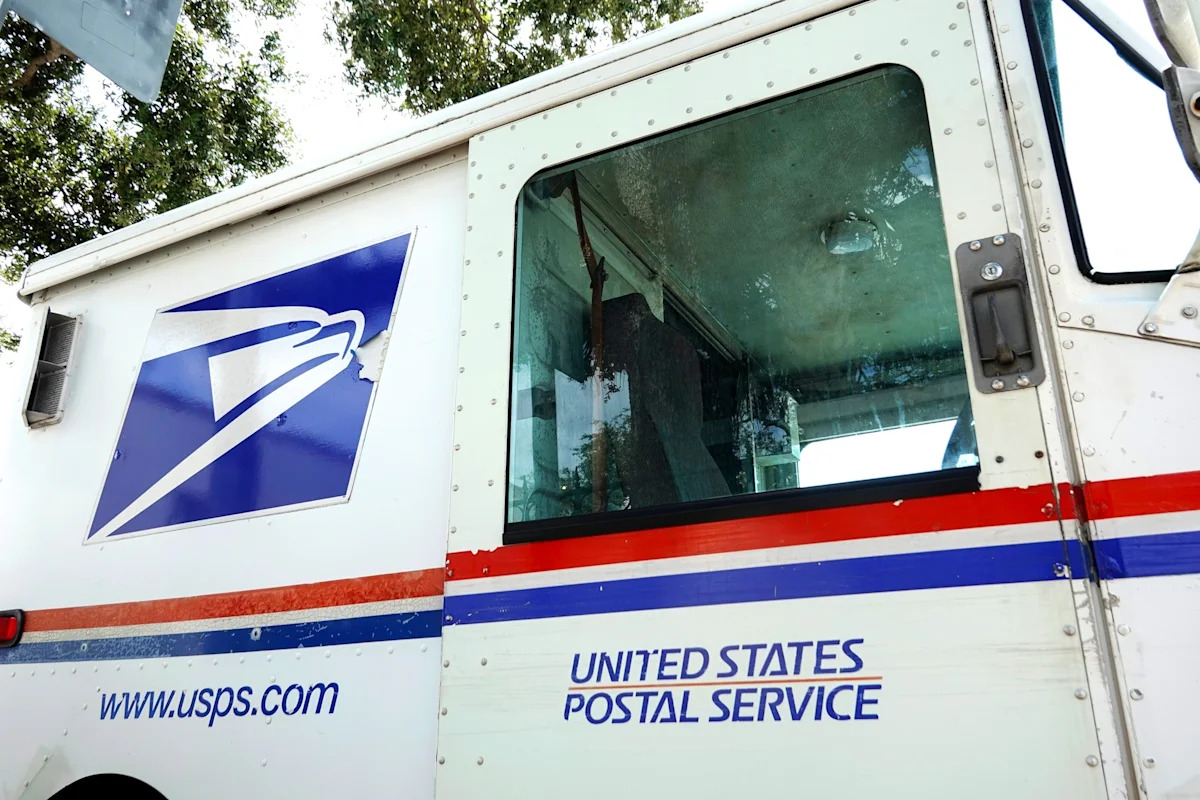 Winning Florida lottery ticket allegedly stolen, redeemed by US Postal Service worker