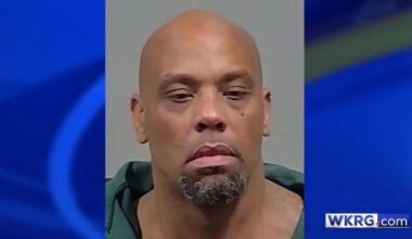Man with numerous warrants in Alabama and Florida arrested after chase leads to crash