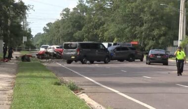 Man killed in single-car crash on Jacksonville's Westside, police say