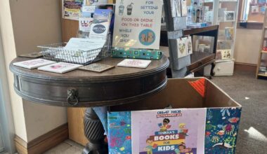 Free books for kids at Jacksonville Library wrap parties