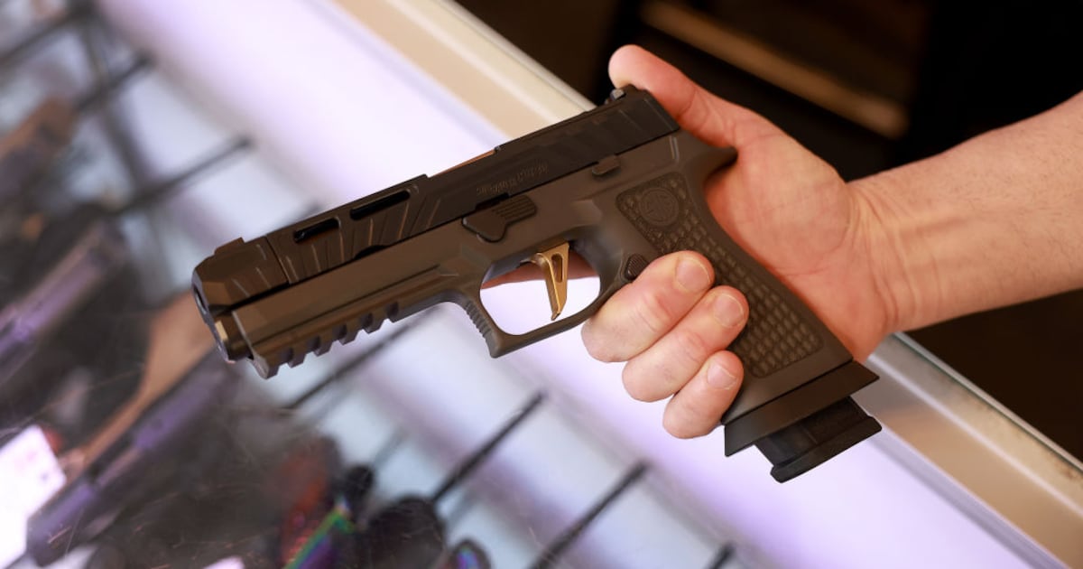 Orlando man files suit over spontaneous Sig Sauer discharge
