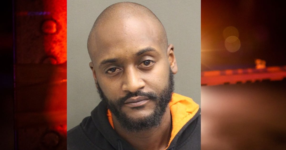 Orlando man arrested after pursuit with minor in car