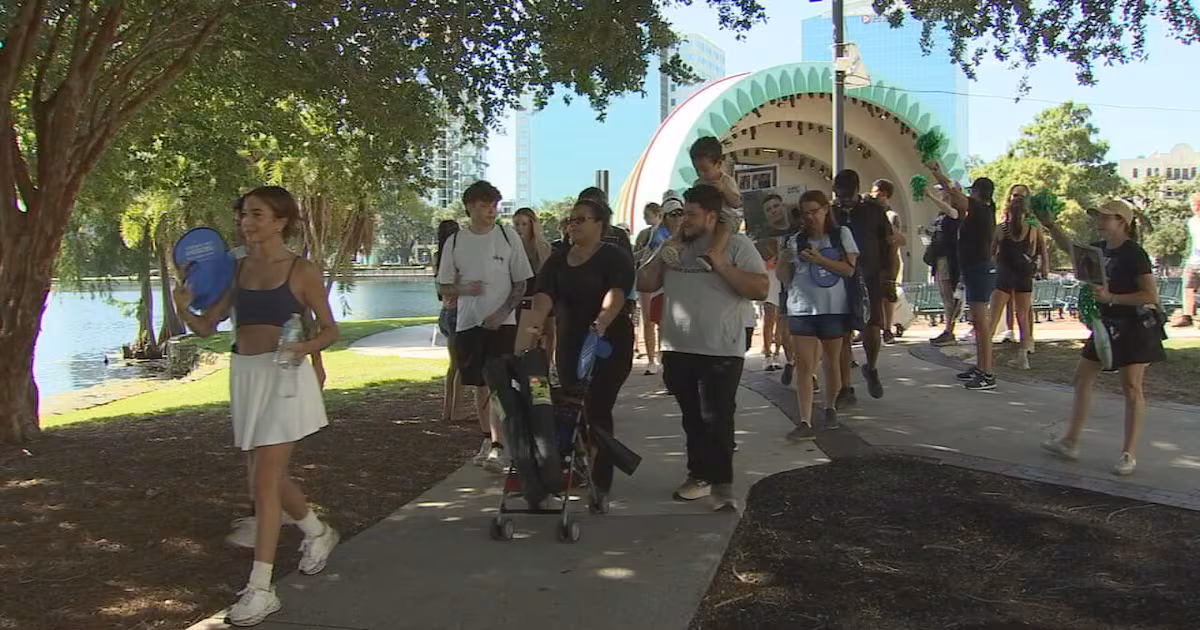 Hundreds gather at Lake Eola for fentanyl awareness walk