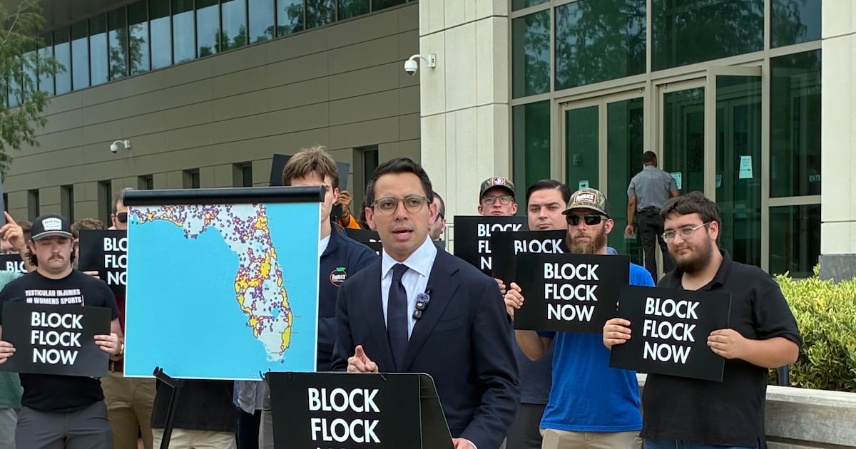 Republican James Fishback holds “Block Flock Now” rally in Orlando – WDBO