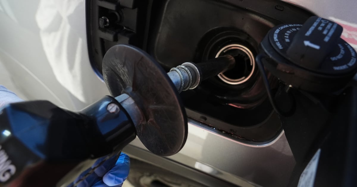 Central Florida gas prices hold steady at $3.71