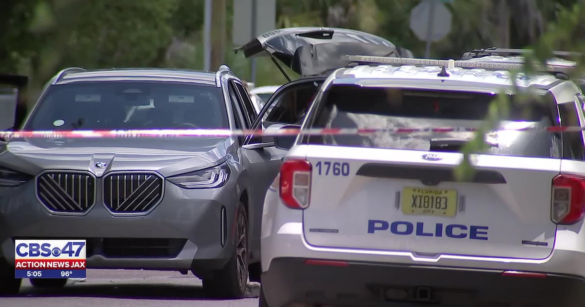 ‘I need to move’: Two women shot while driving in Springfield, JSO looking for suspect – 104.5 WOKV