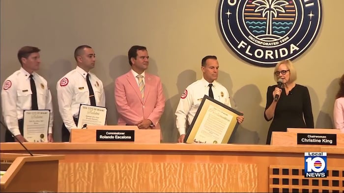 Helping Venezuela: Miami mayor honors search-and-rescue team’s service in La Guaira
