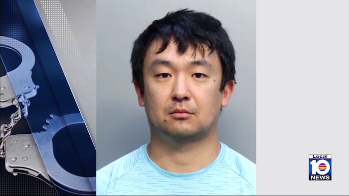 Miami-Dade deputies accuse band teacher of having sexual relationship with student
