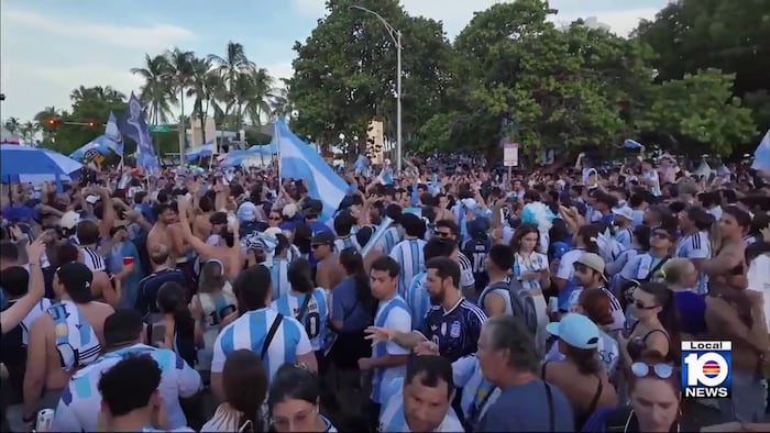 Argentina fans celebrate World Cup final berth across Miami Beach