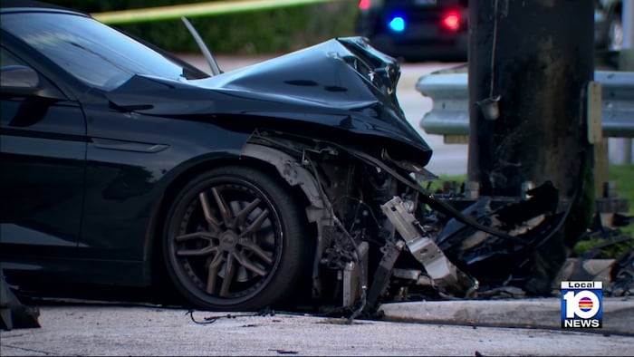1 dead, 1 injured in Oakland Park crash