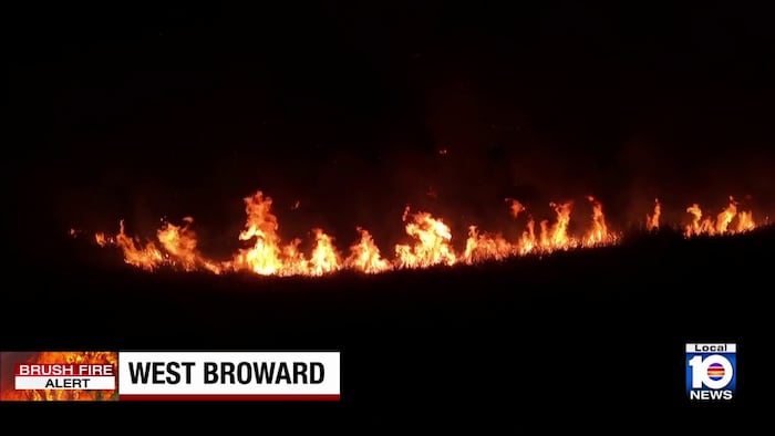 Wildfire scorches 3,900 acres in West Broward
