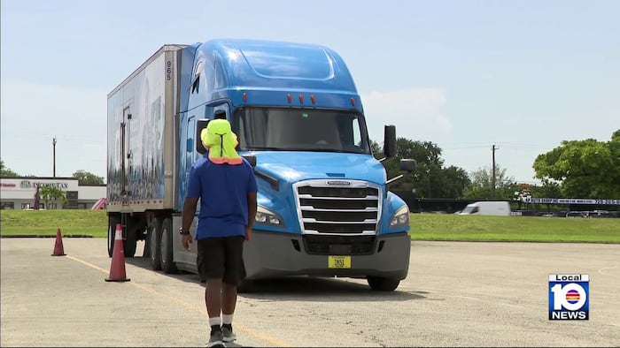 Immigrant truck drivers train at Miami Dade College amid English proficiency crackdown
