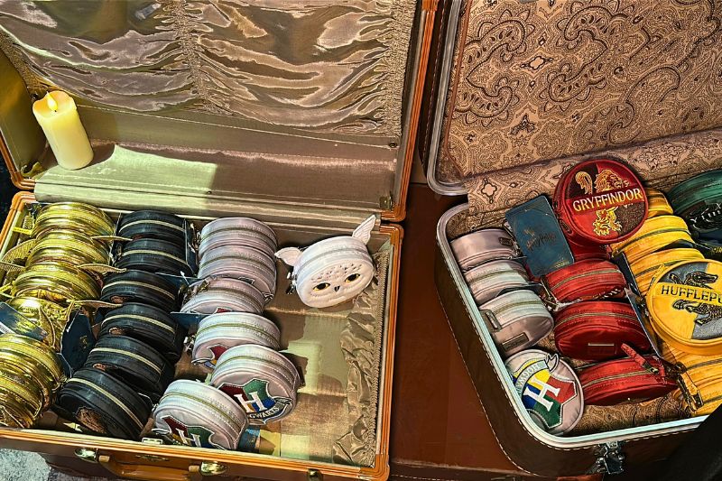 Wizarding World of Harry Potter build a bag Lug coin purses