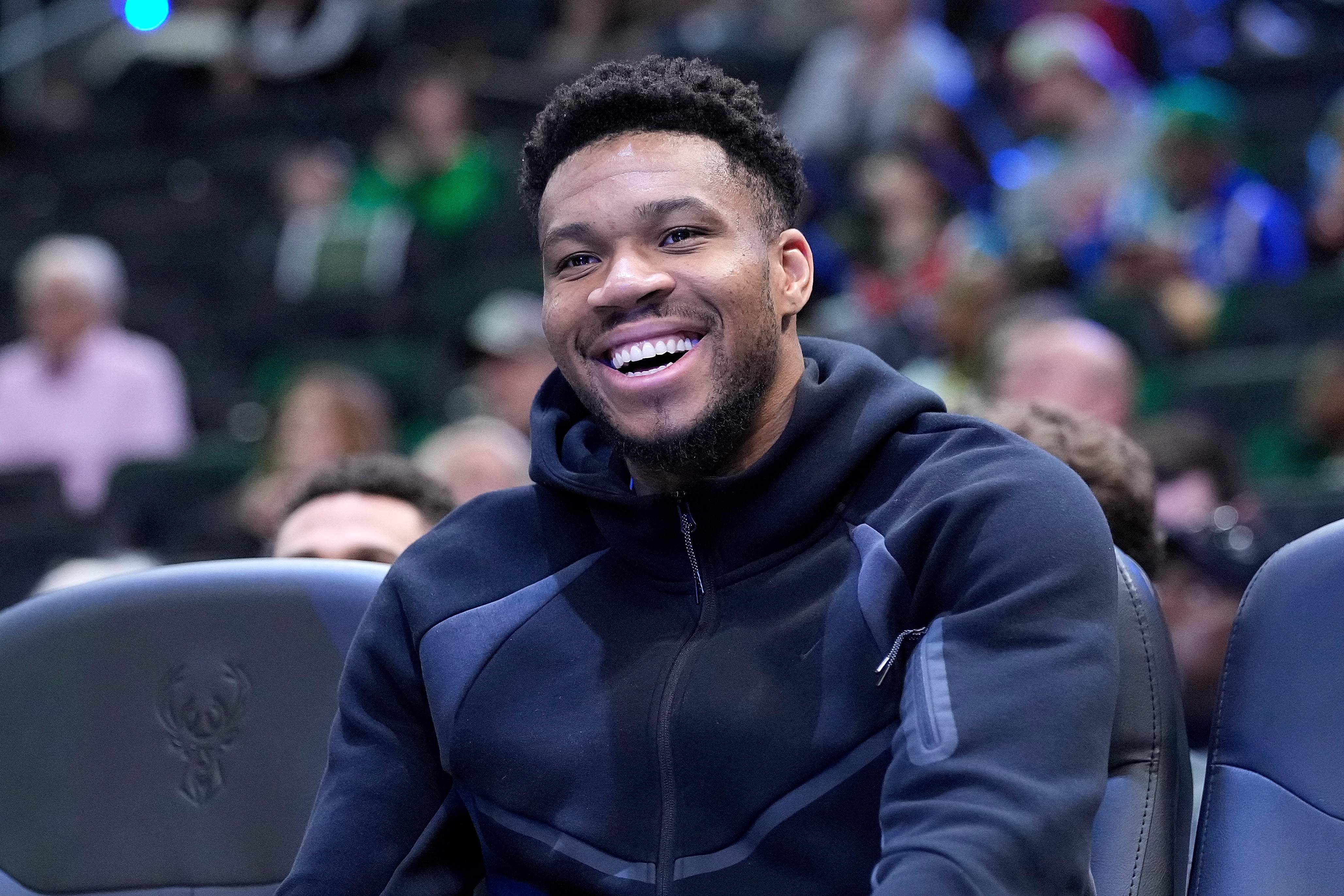 Memphis Grizzlies v Milwaukee Bucks