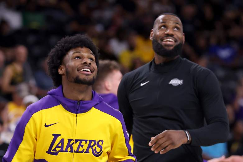 Phoenix Suns v Los Angeles Lakers