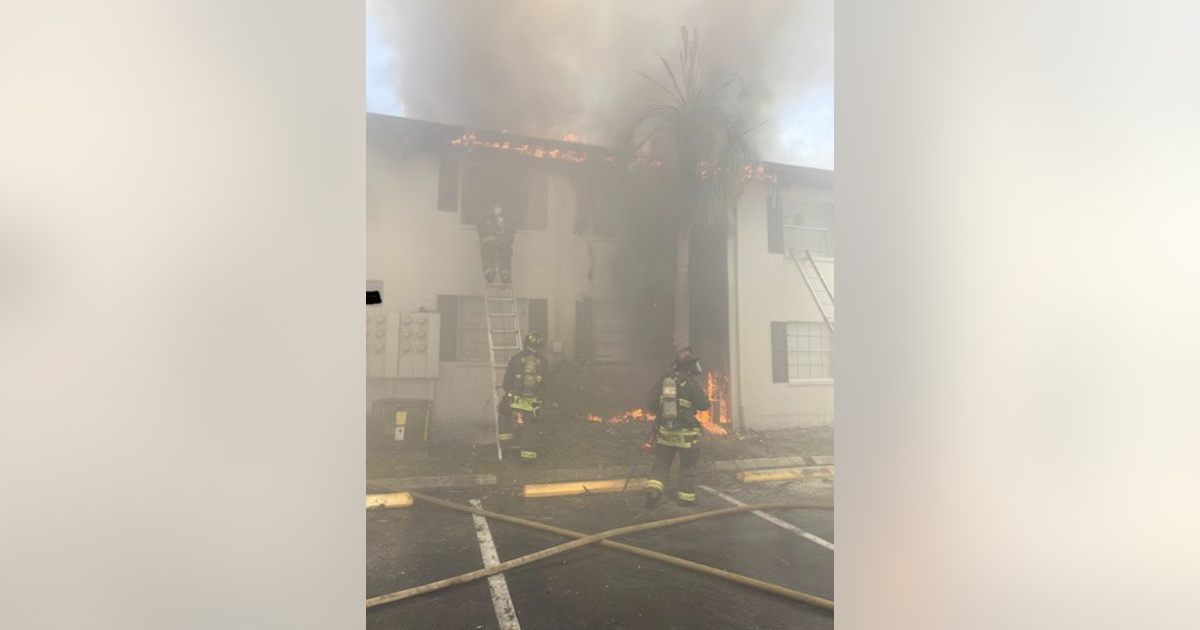 At least 10 people lose their homes after apartment fire: Orlando Fire Department