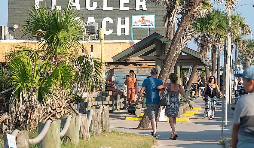Flagler Beach pier, Florida. Image credit: Sharkshock via Shutterstock.